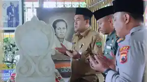 ziaroh-makam-kartini.jpg