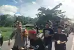 Kapolsek Mandor Kawal Pawai Roah Desa Bebatung, Warga Syukuri Hasil Panen Padi