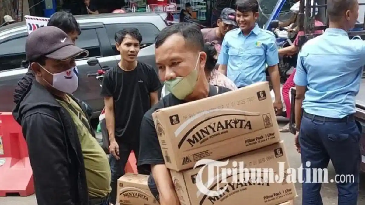 Harga Minyak Goreng di Surabaya di Atas HET, Pemkot Gelontor 23.904 Liter Minyakita di Operasi Pasar