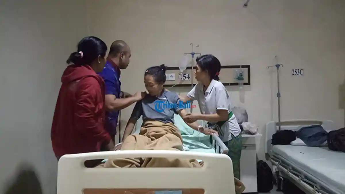 Pikap Angkut 6 Penumpang Terjun ke Jurang di Selat, Satu Orang Tewas Tergencet