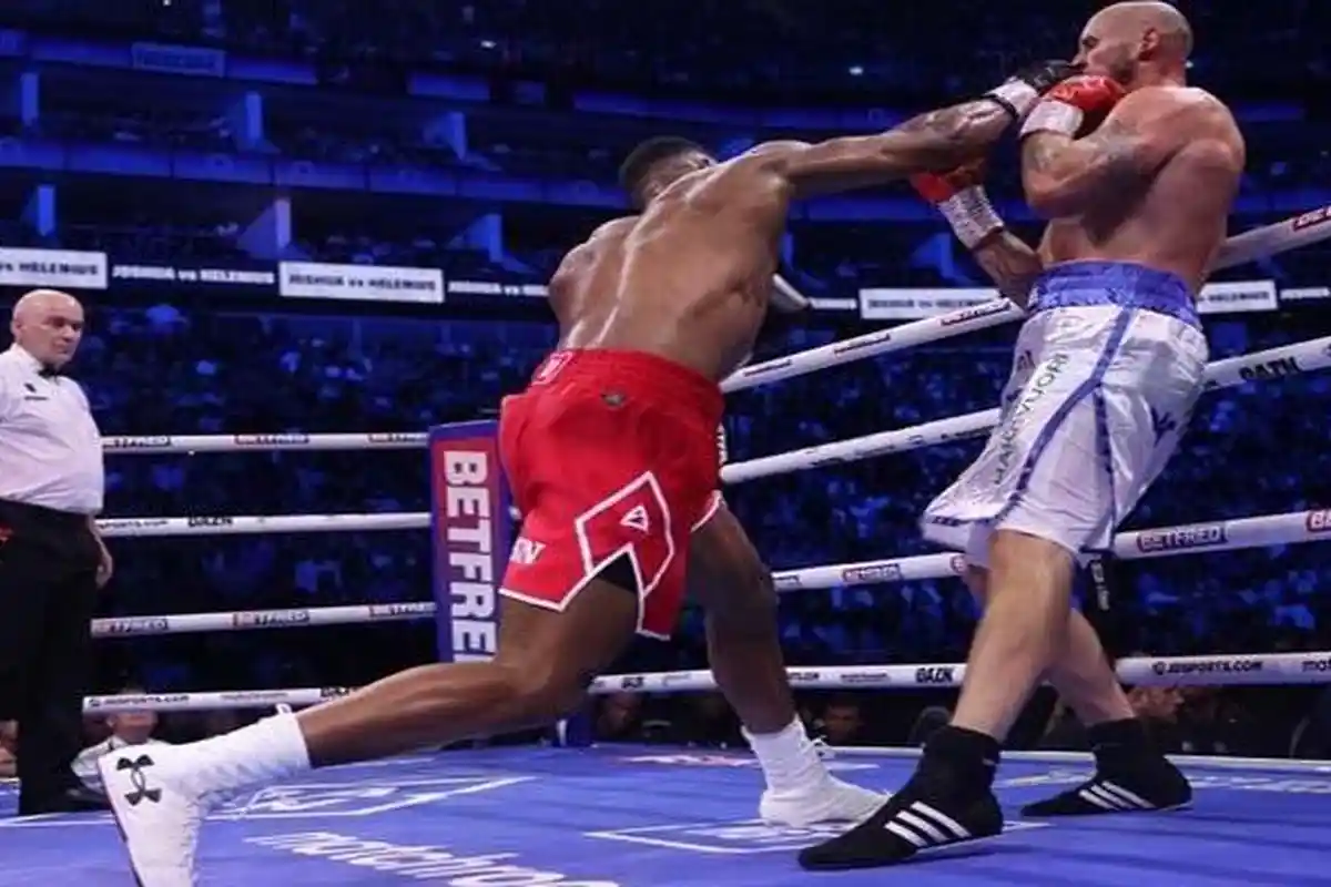 Hasil Tinju Dunia, Kemenangan KO Anthony Joshua Atas Robert Helenius Isyarat Bagi Deontay Wilder