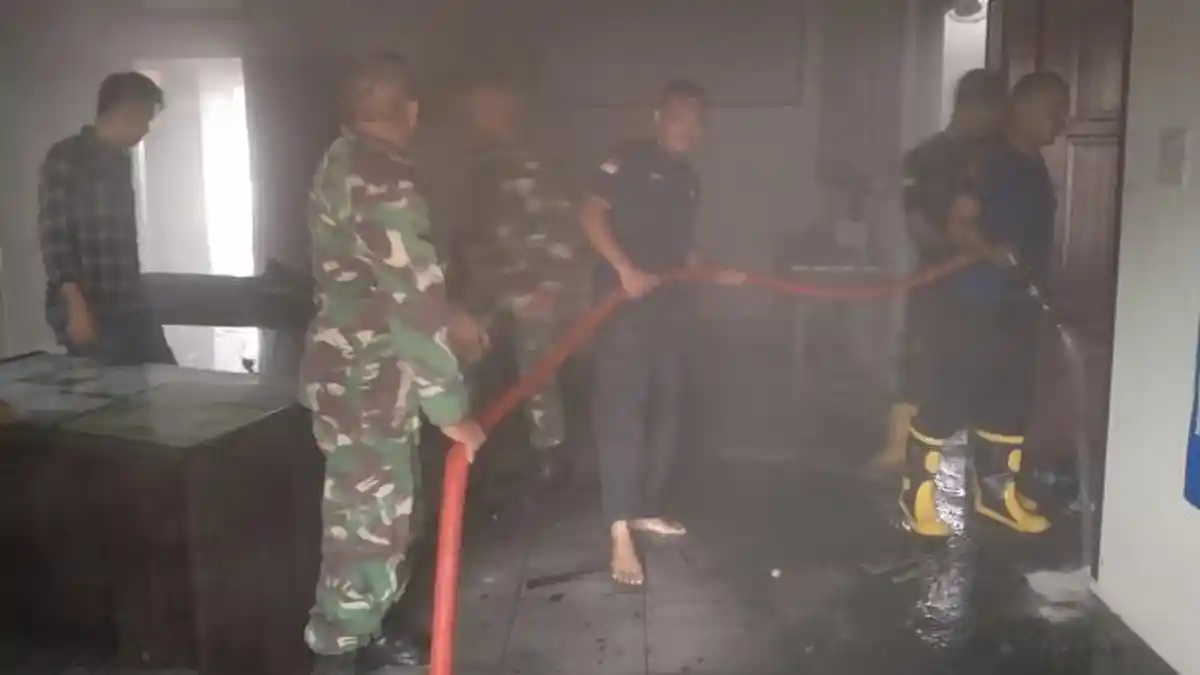 Breaking News - Kantor Keuchik Desa Batu Itam Tapaktuan Terbakar