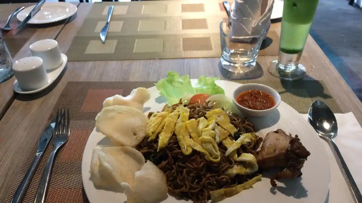 TRIBUNWIKI:  Ini Menu dan Harga Makanan di The Square Hotel Novotel Makassar,  Asia Sampai Western
