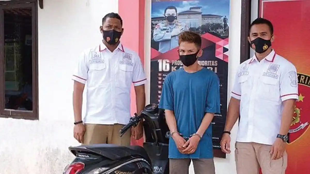 Warga Bekuk Pencuri Kambing Setelah Tabrak Sepmornya