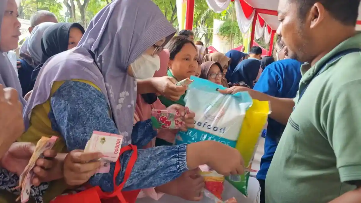 Gerakan Pangan Murah Jelang Ramadan 2026 di Gresik Diserbu Warga