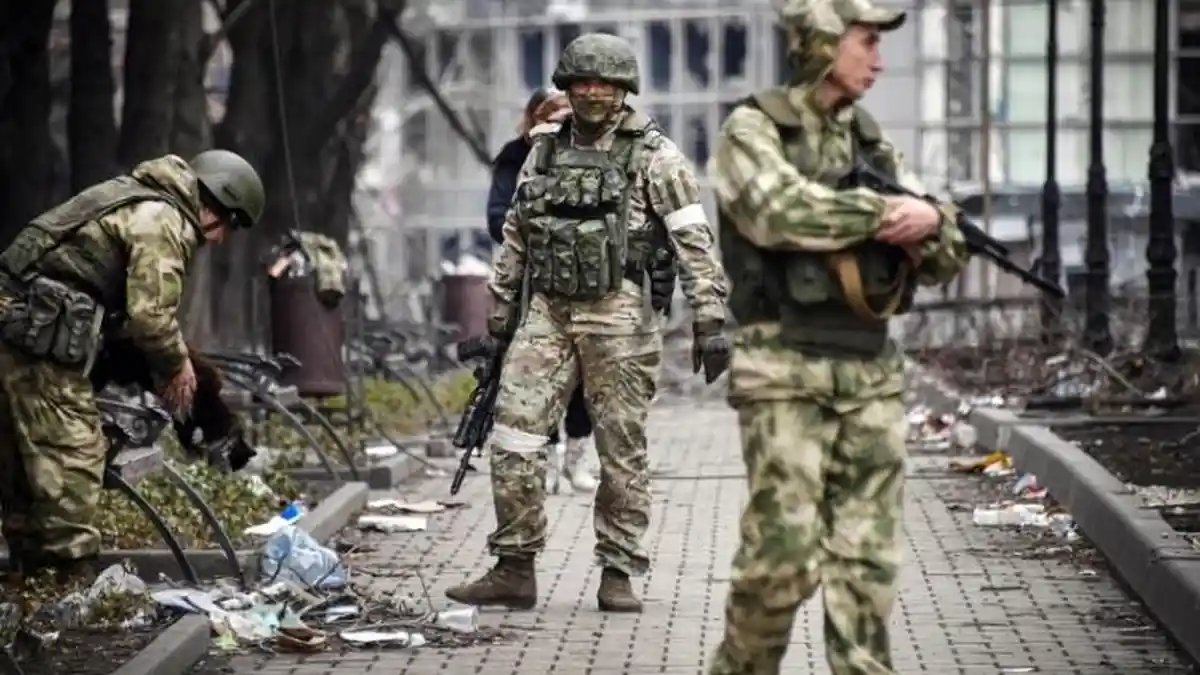 Update Hari Ke-56 Perang: Rusia Tawarkan Gencatan Senjata di Mariupol dan Minta Ukraina Menyerah