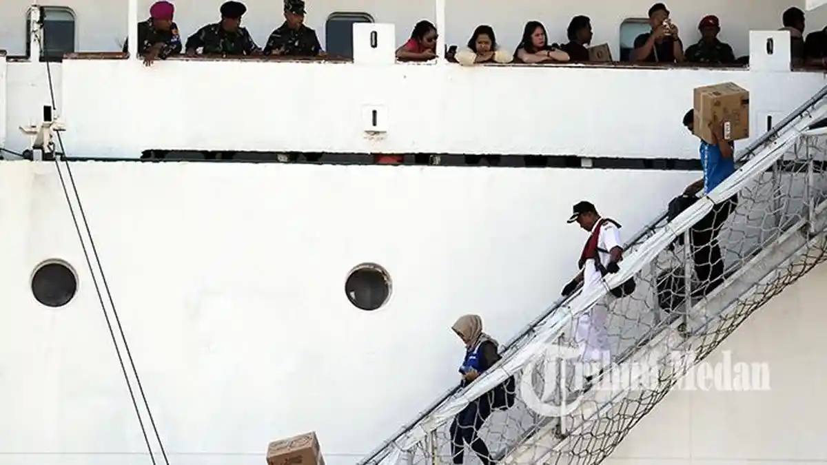 Berita Foto: Puncak Arus Mudik Natal, Ribuan Penumpang Kelud Tiba Di Pelabuhan Bandar Deli Belawan - 23122025_ARUS_MUDIK_NATAL_DANIL_SIREGAR__2_JPG.jpg