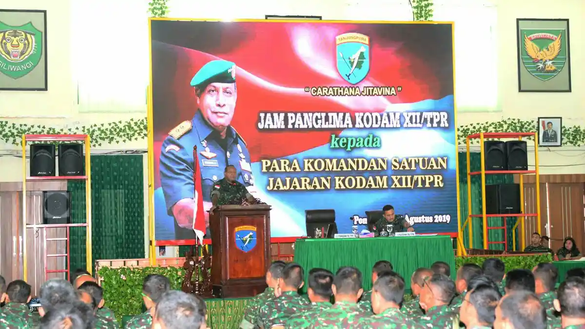 Beri Arahan para Dansat Jajaran Kodam XII/Tpr, Pangdam Ingatkan untuk Perhatikan Prajurit