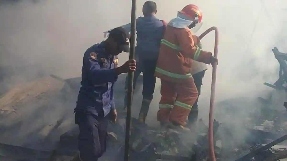 Kebakaran di Puuwatu Kendari Diduga Akibat Korsleting Listrik, 1 Rumah Hangus Dilalap Api