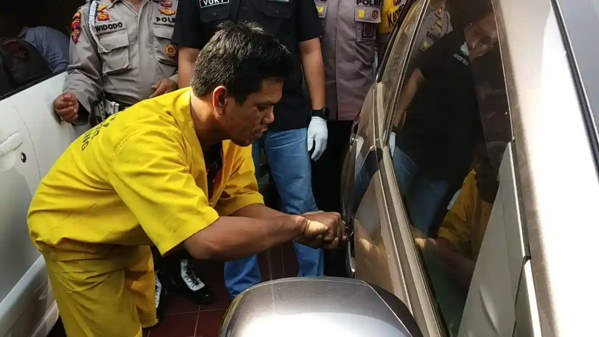 Komplotan Pencuri Modus Congkel Mobil di Area Parkir Mal Selalu Incar Merek Honda