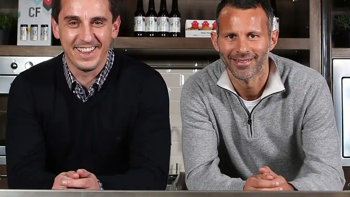 Gary Neville Masih Belum Bisa Maafkan Sikap Nakal Paul Pogba