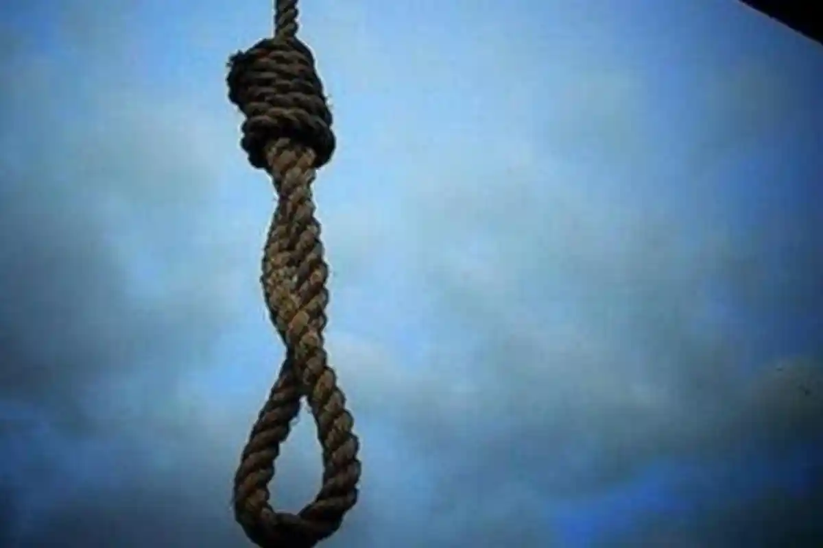 Tukang Ojek Ditemukan Tewas Gantung Diri Menggunakan Rantai Motor