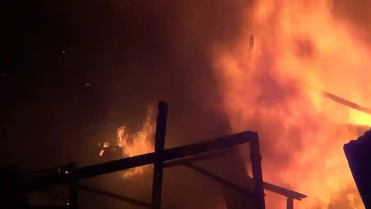 50 Rumah Hangus Terbakar di Pademangan, Menjelang Warga Berbuka Puasa