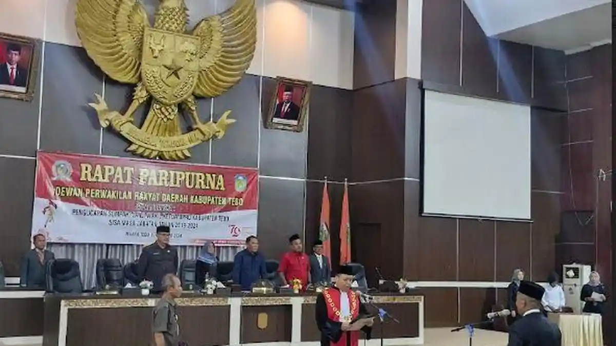 Pahlevi Dilantik Jadi Wakil Ketua II DPRD Tebo Gantikan Syamsu Rizal