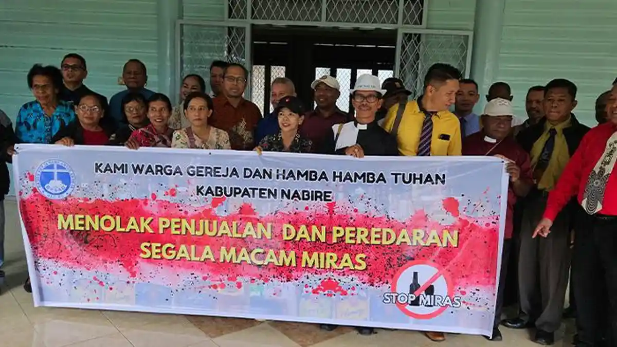 Puluhan Pendeta Geruduk Kantor DPRK Nabire, Ada Apa?