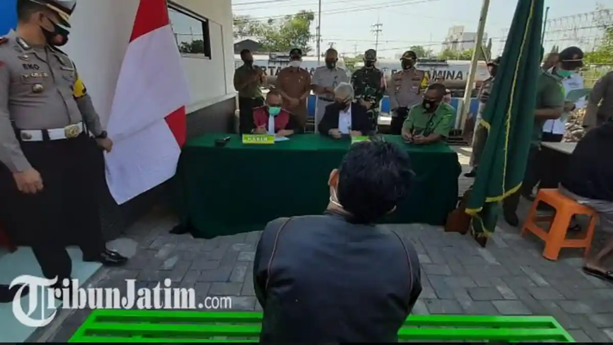 Tak Pakai Masker, Pria di Sidoarjo Pingsan Saat Didenda Rp 200 Ribu oleh Petugas
