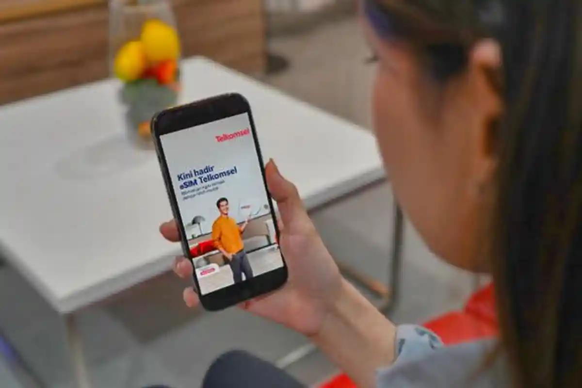 Ajak Pelanggan Ganti Kartu SIM ke eSIM, Telkomsel Tegaskan Nomor Tidak Berubah