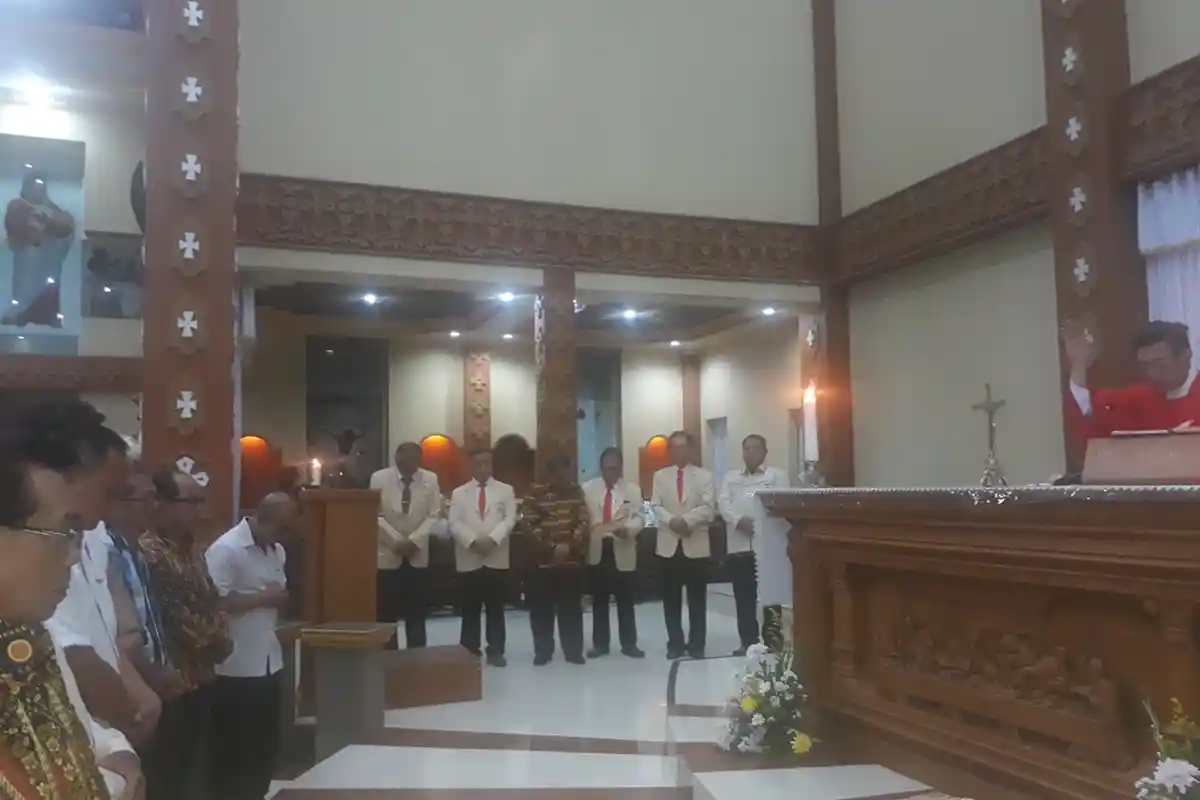 Pastor Johanis Pinontoan Lantik BP KBK Kakaskasen, Edwin Kindangen Mengesahkan