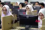 Sejumlah-siswa-saat-mengikuti-proses-UTBK-SNBT-2024.jpg