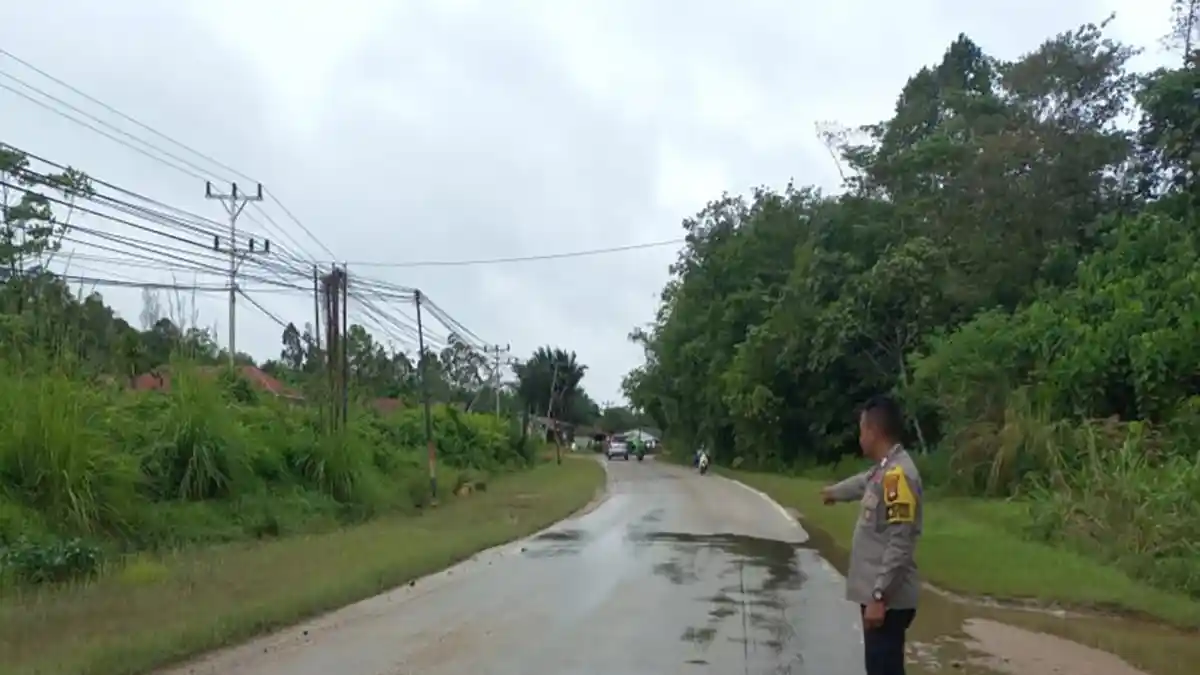 Banjir di Ruas Jalan Sosok Sanggau Surut, Arus Lalu Lintas Kembali Normal 