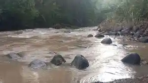 Banjir-bandang-yang-terjadi-di-Kecamatan-Waiblama-Kabupaten-Sikka.jpg