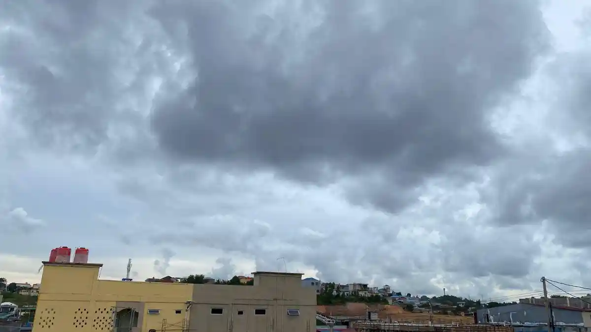 Prakiraan Cuaca BMKG Hang Nadim Batam Hari Ini Senin 24 November 2025