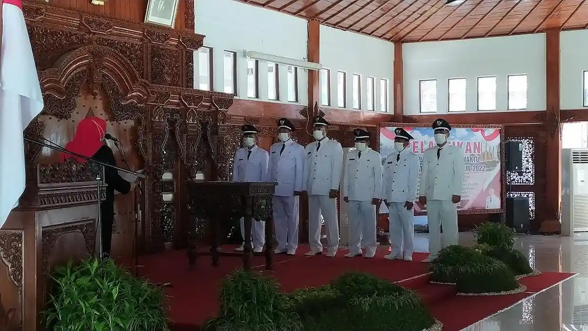 Lantik 6 Kades, Bupati Sragen: Jangan Main-main dengan Dana yang Ditransfer ke Desa