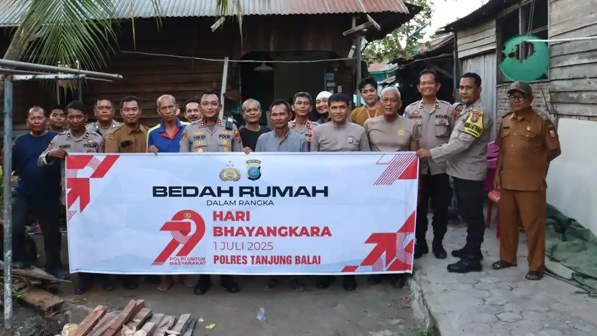 Polres Tanjungbalai Laksanakan Baksos Bedah Rumah Warga Menyambut HUT Ke-79 Bhayangkara