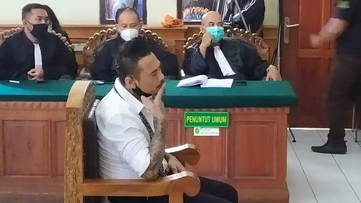 Hakim Sebut Jerinx Terbukti Sengaja Sebarkan Informasi untuk Timbulkan Kebencian, Divonis 14 Bulan