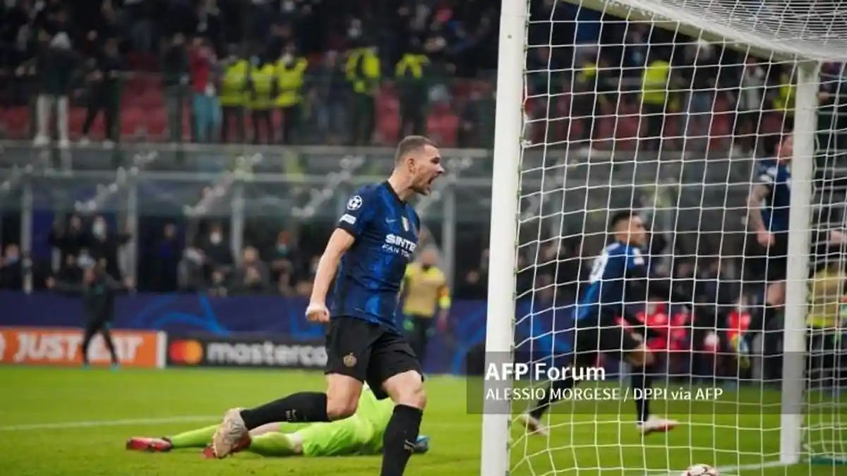 Untuk Inilah Edin Dzeko Direkrut Inter Milan, Dzeko Bawa Inter Menang 2-0 Atas Shakhtar Donetsk