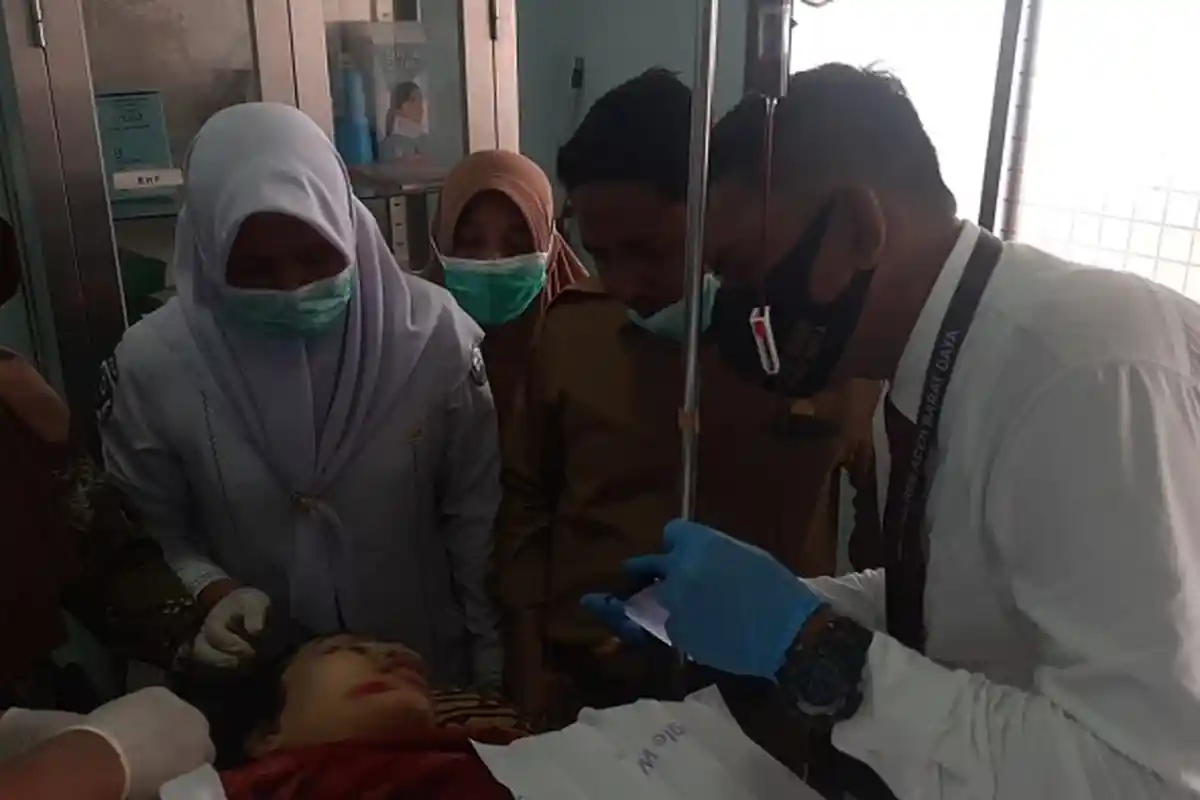 Tim Medis Berhasil Sambung Tangan Anna