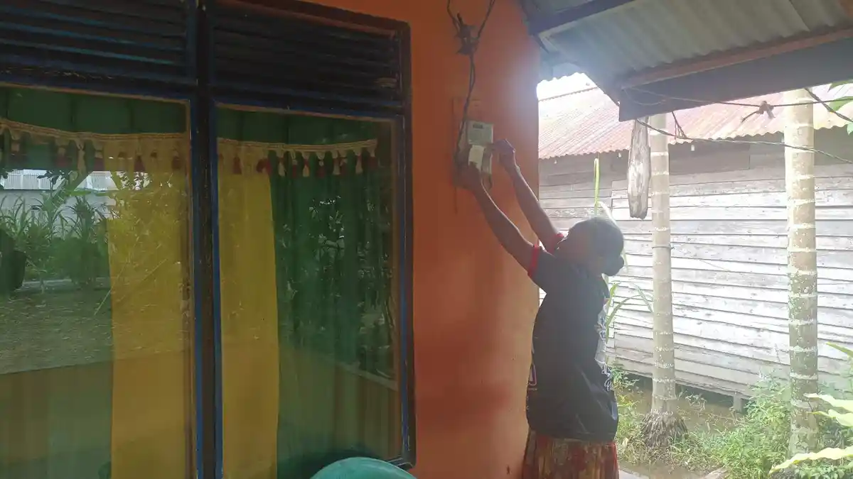 Meteran Listrik dengan Daya 450 VA sudah Terpasang di Rumah Sendiri, Rumah Terang dan Hemat Biaya 
