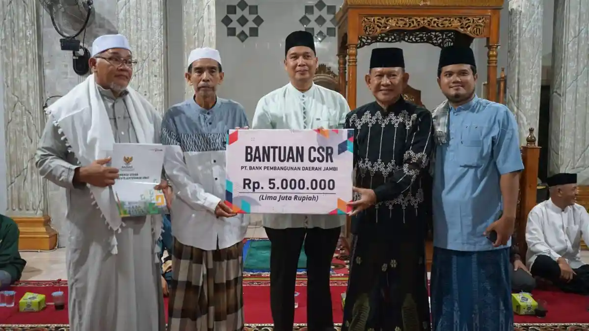 Wabup Abdul Khafidh Safari Ramadan di Tabir Lintas Merangin, Beri Bantuan Pengurus Masjid