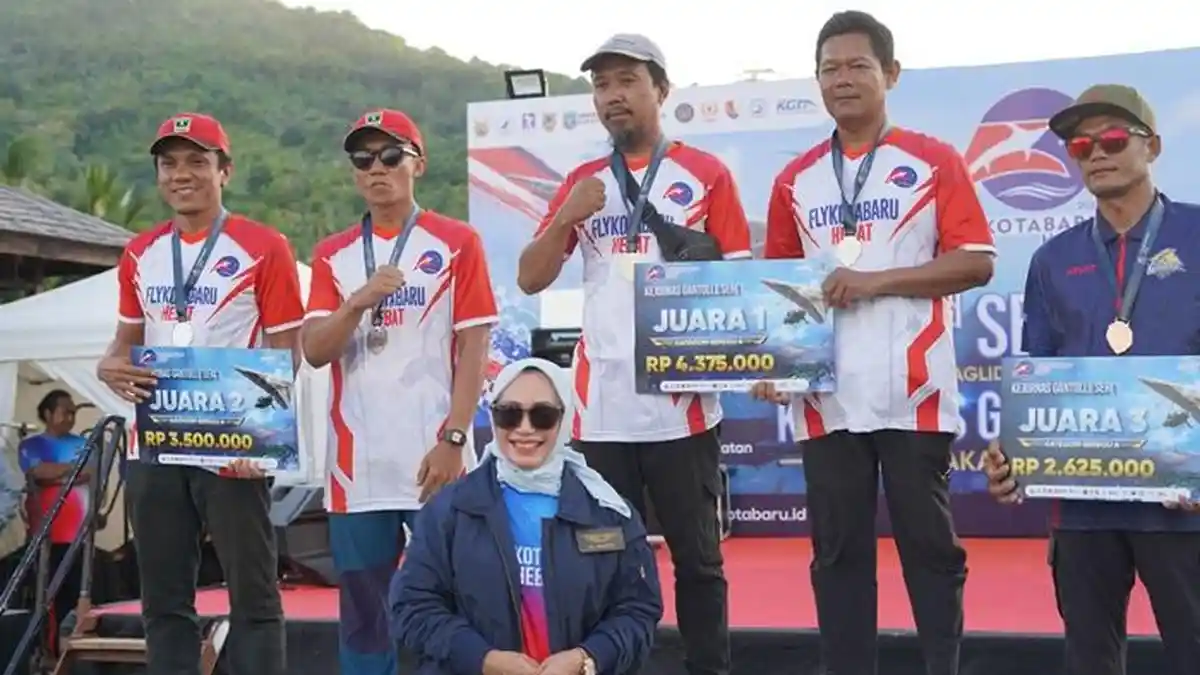 Kejurnas Paralayang dan Gantolle di Bukit Mamake, Ketua DPRD Suwanti: Promosikan Wisata Kotabaaru - Banjarmasinpost.co.id