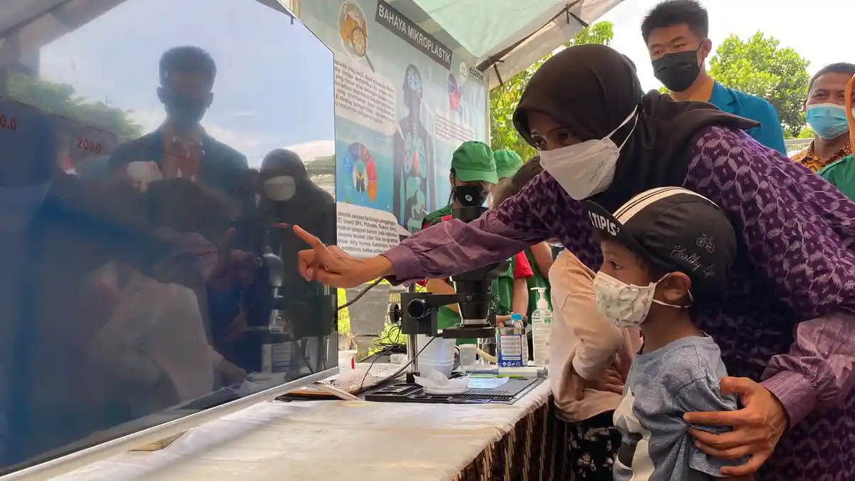 Kurangi Limbah Plastik Sekali Pakai, Ecoton Gelar Pameran Sampah Plastik