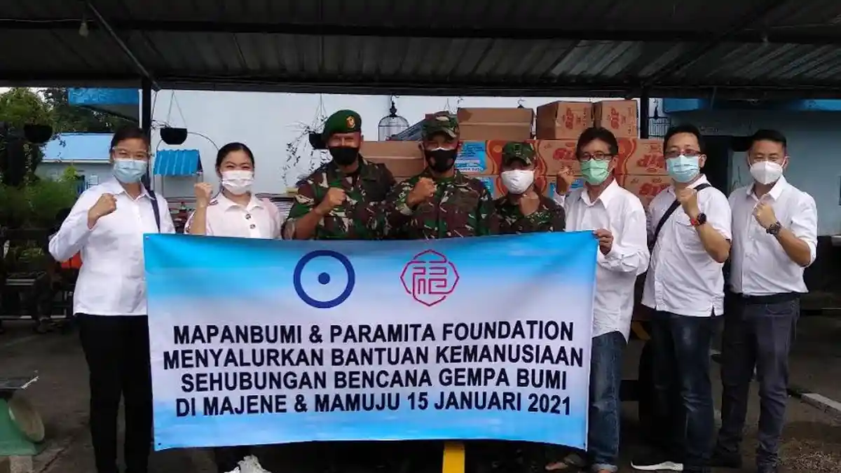 Mapanbumi dan Paramita Foundation Sulsel Serahkan Bantuan untuk Sulbar