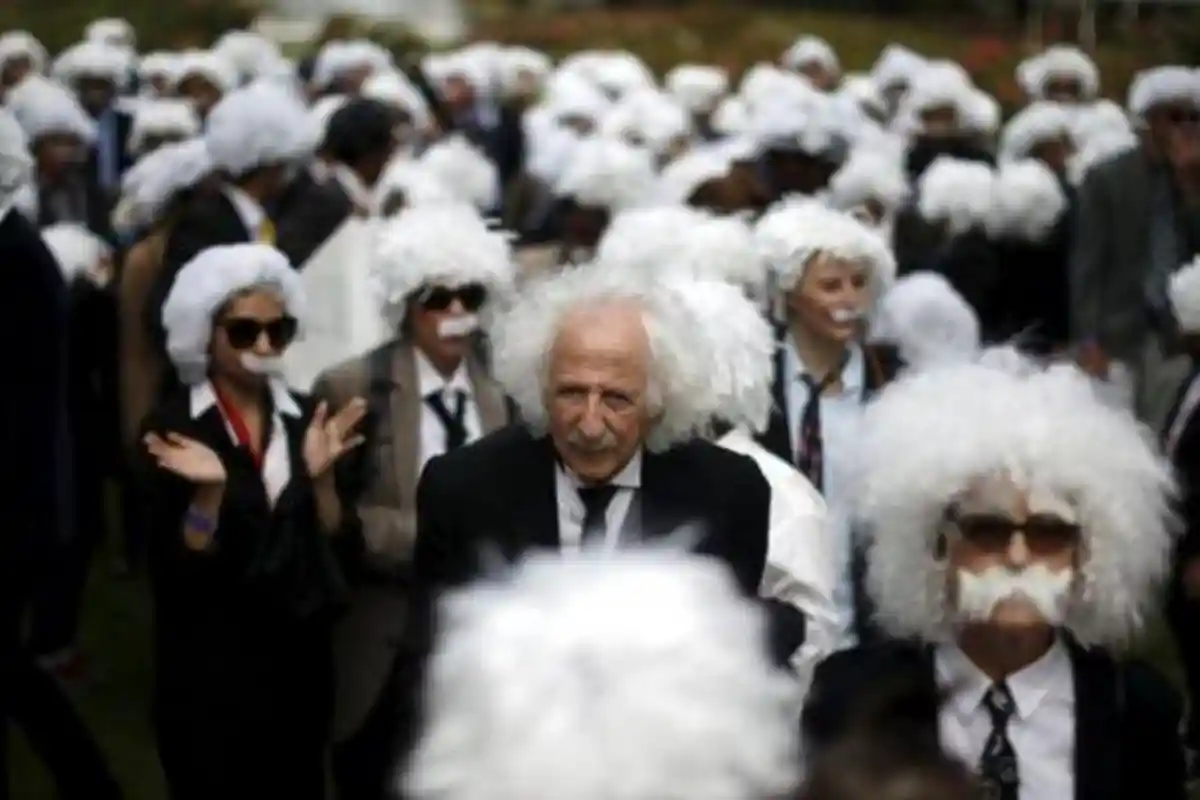 JANGAN Keliru Lagi, Orang Ber-IQ Tertinggi Bukanlah Einstein. 8 Orang Ini IQ-nya Jauh Lebih Tinggi