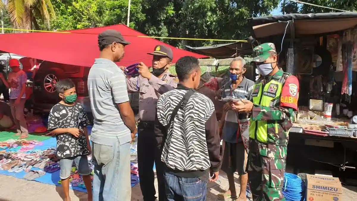 Tim Gugus Tugas Kecamatan Riung Adakan Sosialisasi New Normal di Pasar Riung