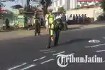 Polisi-melakukan-olah-TKP-kecelakaan-di-Jalan-Bypass-Krian-depan-SPBU-Sidomulyo.jpg