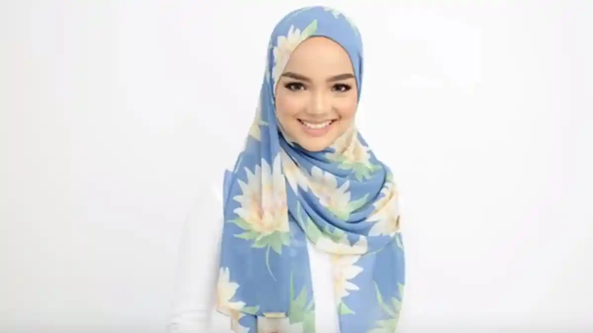 Tutorial Hijab Pashmina yang Sangat Simpel dengan 2 Step Saja, Referensi Untuk Liburan Akhir Tahun