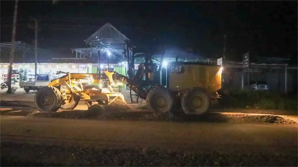 Kendaraan Rusak Akibat Jalan Berlubang, Bupati Dharmasraya Usulkan Perbaikan ke Kementerian PUPR