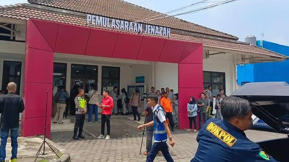 Puluhan Petugas Medis Dikerahkan Identifikasi Korban Kecelakaan Maut Tol Japek, Baru Satu Berhasil