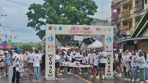 Ratusan-warga-Manokwari-mengikuti-Color-Run-5K-di-Jalan-Merdeka.jpg