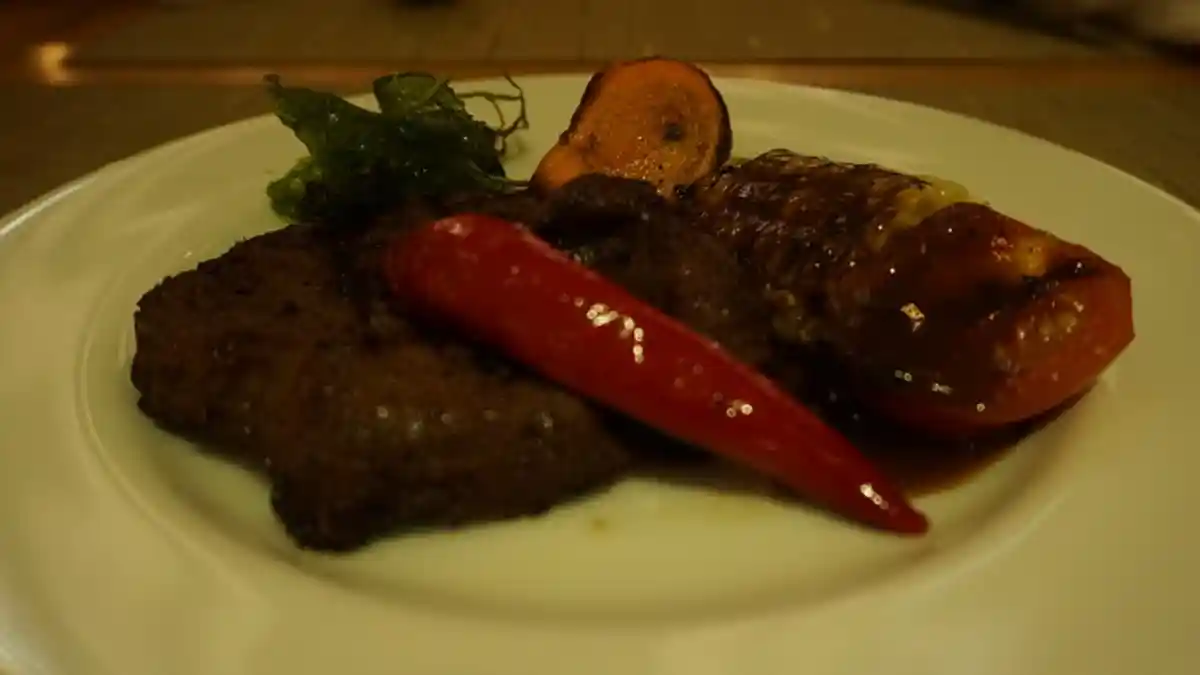 Romantic Dinner Valentine di Astara Hotel, Nikmati Top Side Wagyu Steak yang Empuk dan Juicy!