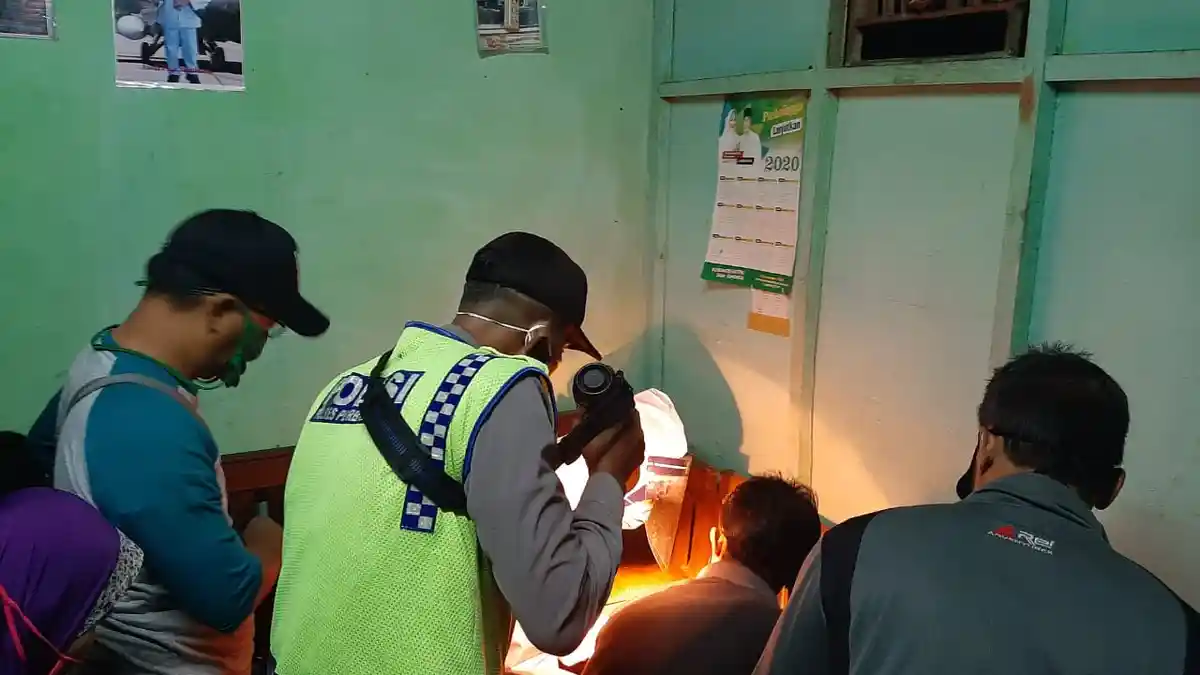 Rasito & Marmin Tewas Hampir Bersamaan Setelah Jatuh dari Pohon