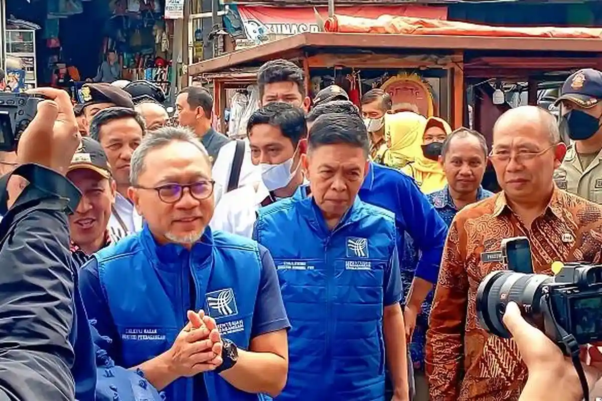 Blusukan ke Pasar Kertek Wonosobo, Mendag Zulhas Janjikan Harga Kedelai Turun Awal Tahun 2023