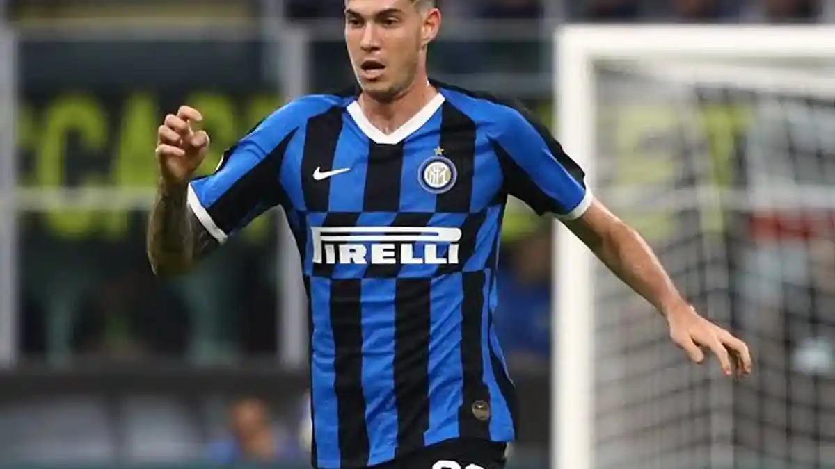 Alessandro Bastoni Bek Inter Milan Redakan Rumor Transfer ke Barcelona