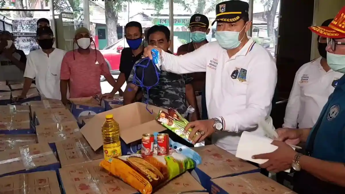 Warga di 11 Kelurahan Jakarta Timur Sudah Terima Paket Sembako dari Pemprov DKI