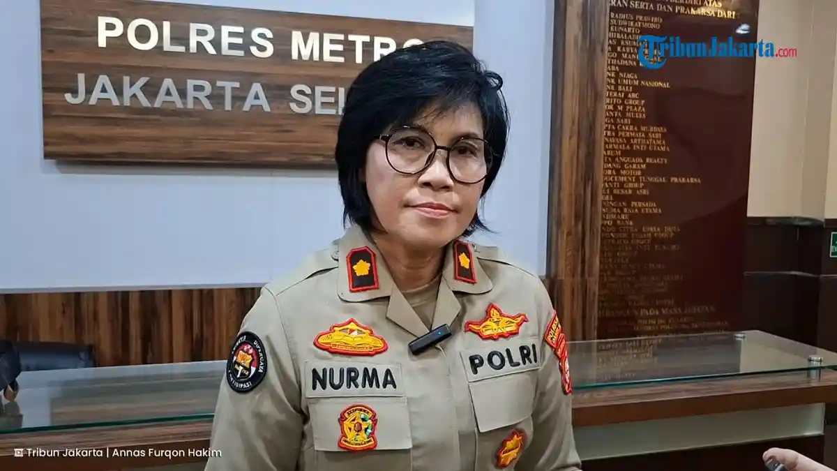 Polisi Ungkap Sebab Artis FTV Larasati Nugroho Tabrak Gerobak hingga Mobilnya Terbalik di Jaksel