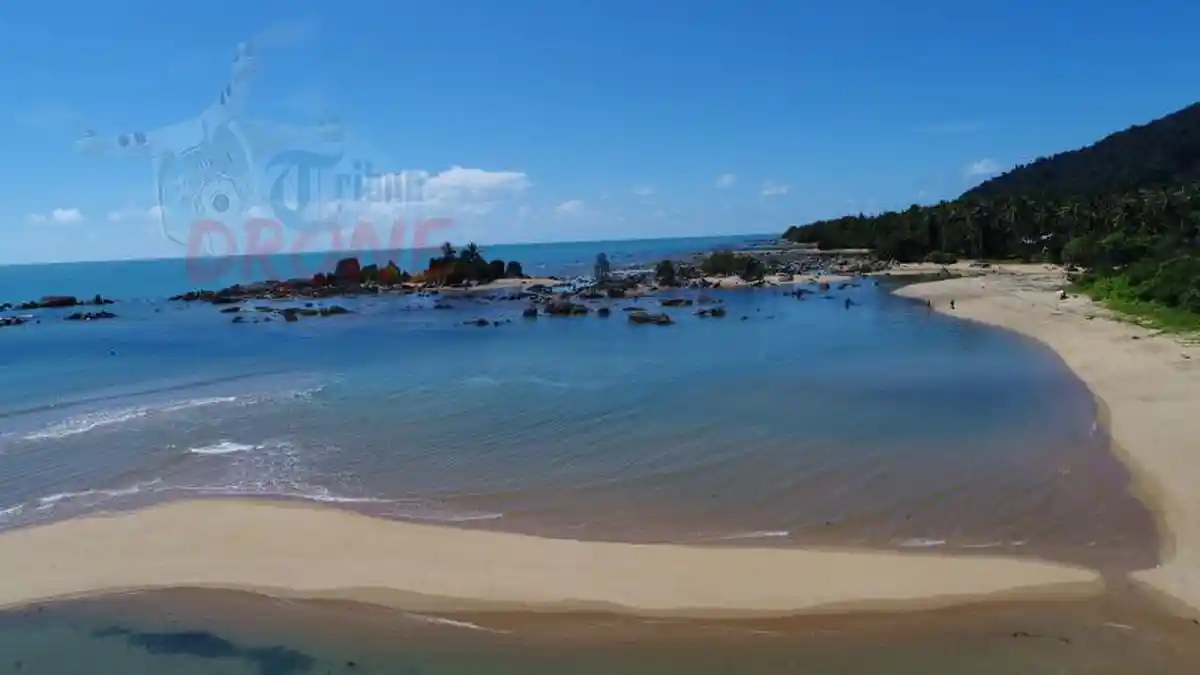 Wow, Indahnya Pantai Batu Nenek Temajuk Dilihat dari Atas - pantai-batu-nenek_20170627_190142.jpg